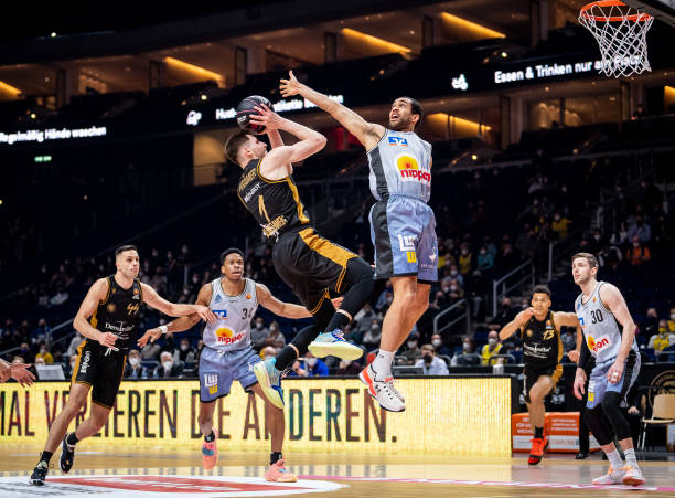 国安在攻守 国安在攻守