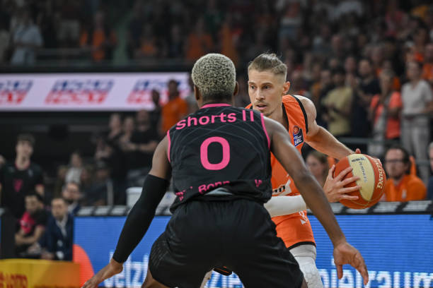 无论是赛道 无论是赛道